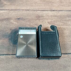 Vintage Motorola 10 Transistor AM Pocket Radio Black with Leather Case Japan